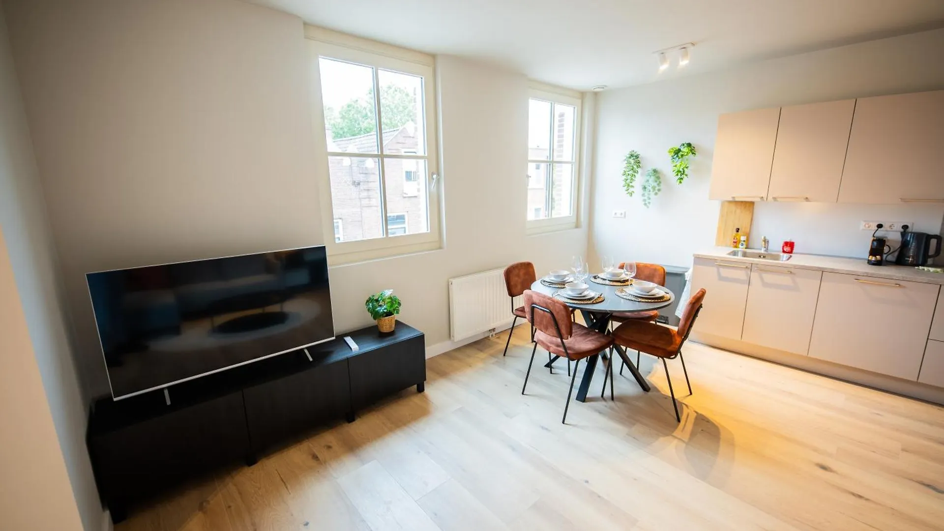 2E 3E Pijnackerstraat Apartment Rotterdam Netherlands